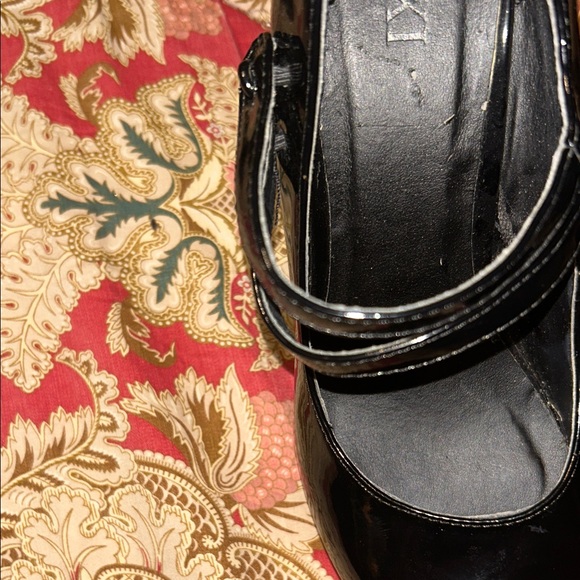 Forever 21 Glossy Black Platform Heels - Picture 8 of 10